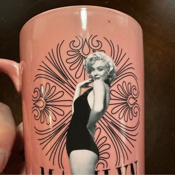 Pink Marilyn Monroe Coffee Mug Old Hollywood Memorabilia Large Beautiful Cup - Picture 11 of 12